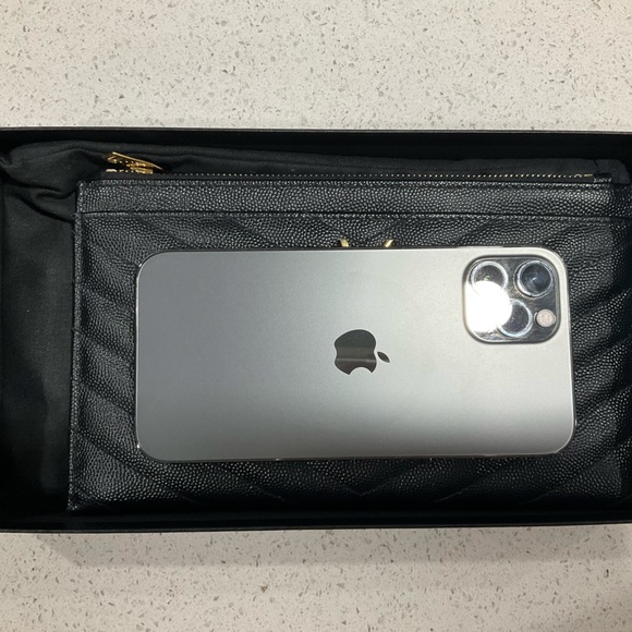 YSL Pouch Monogramme - Picture 5 of 5